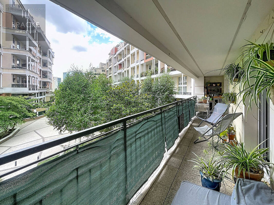 Appartement à COURBEVOIE