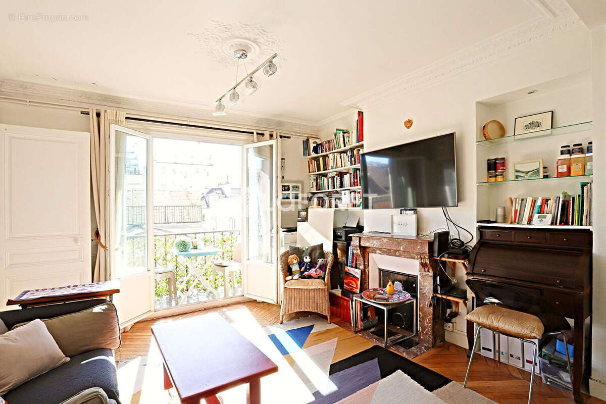 Appartement à PARIS-14E