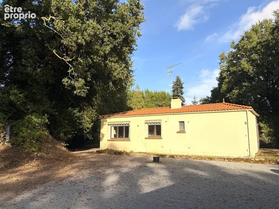 Le Cellier - Maison ancienne indépendante sur 3700 m2 - photo 1