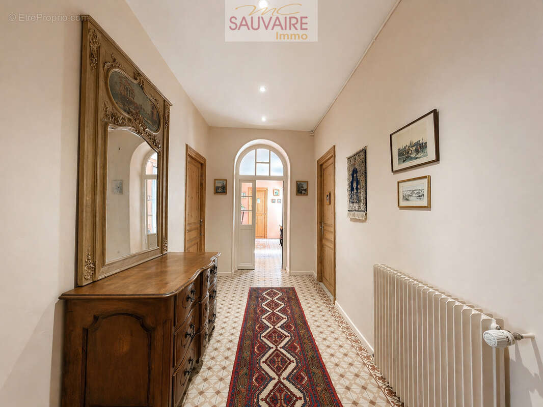 Maison à SAINT-LAURENT-DE-LA-SALANQUE