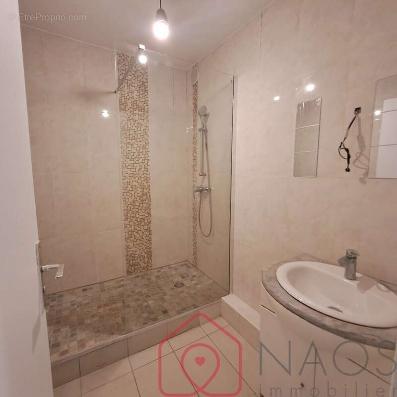 Appartement à L'ILE-SAINT-DENIS