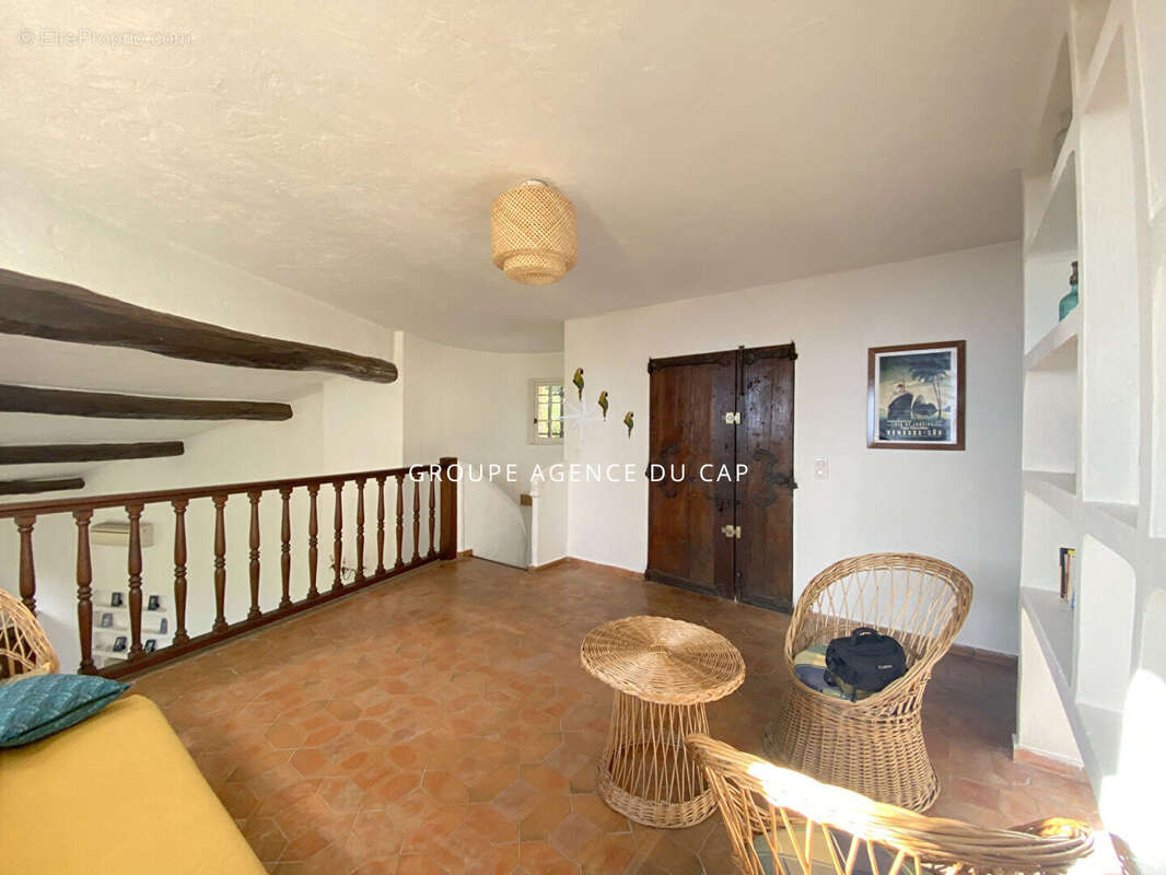 Maison à LES ISSAMBRES