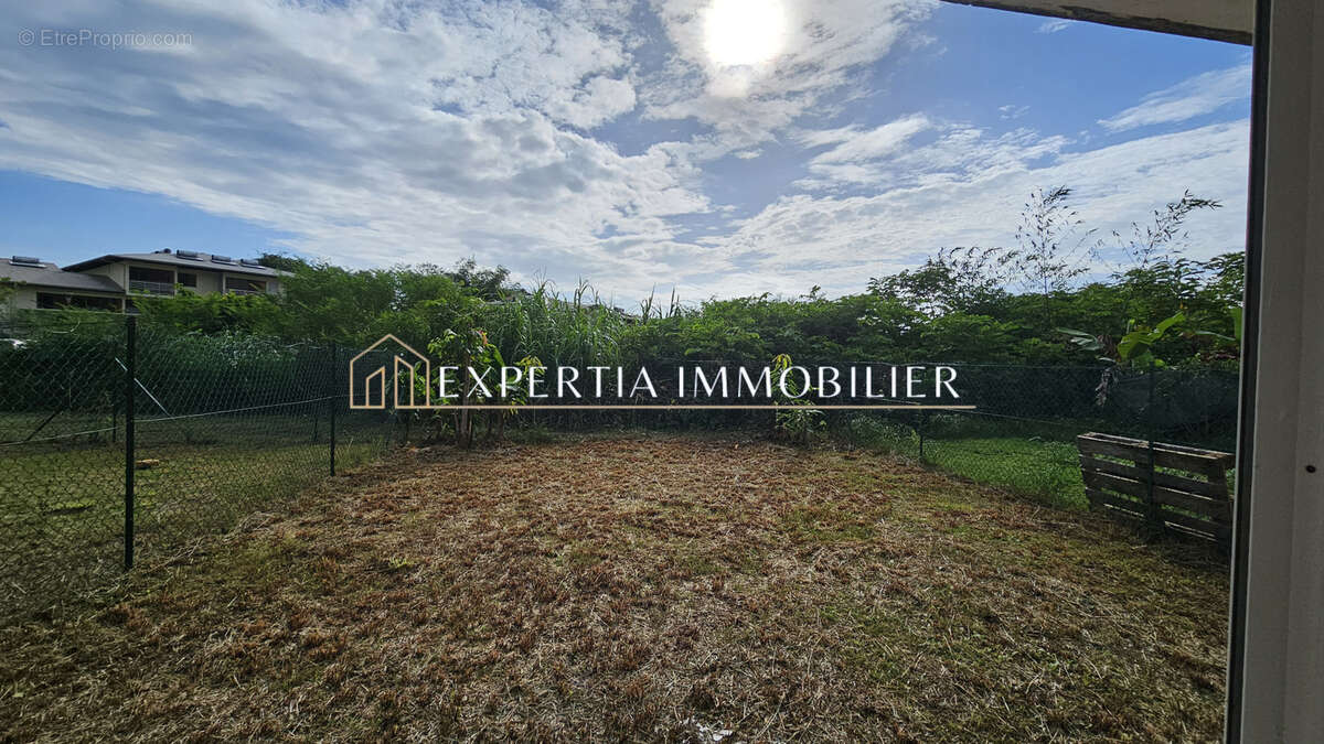 Appartement à REMIRE-MONTJOLY