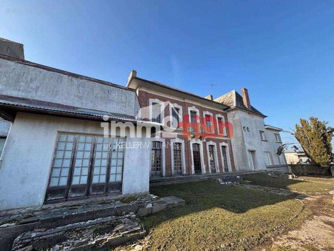 Maison à FEUQUIERES-EN-VIMEU