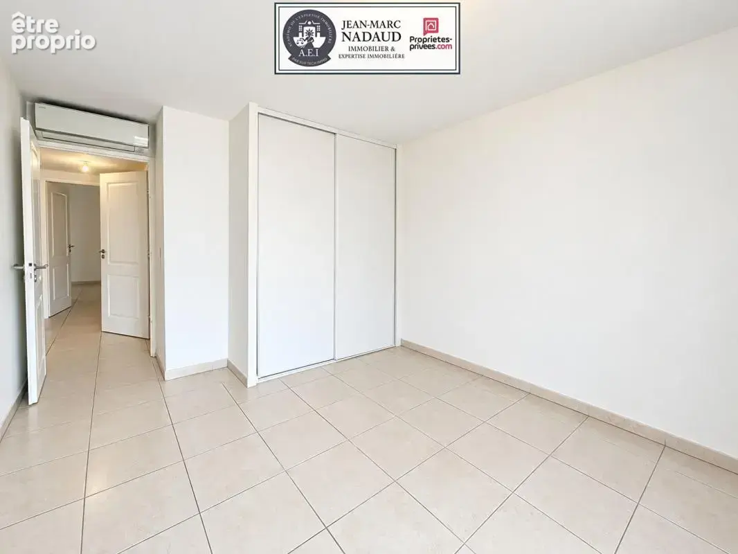 Saint-Raphaël-Vieux Port -T4, 91m2 - grande terrasse - climatisation- 2 grands garages avec espaces de stockage - photo 14