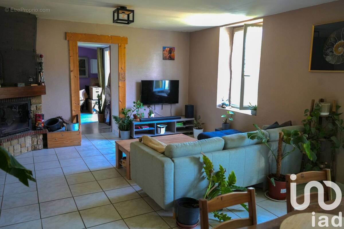 Photo 1 - Maison à LUZILLAT