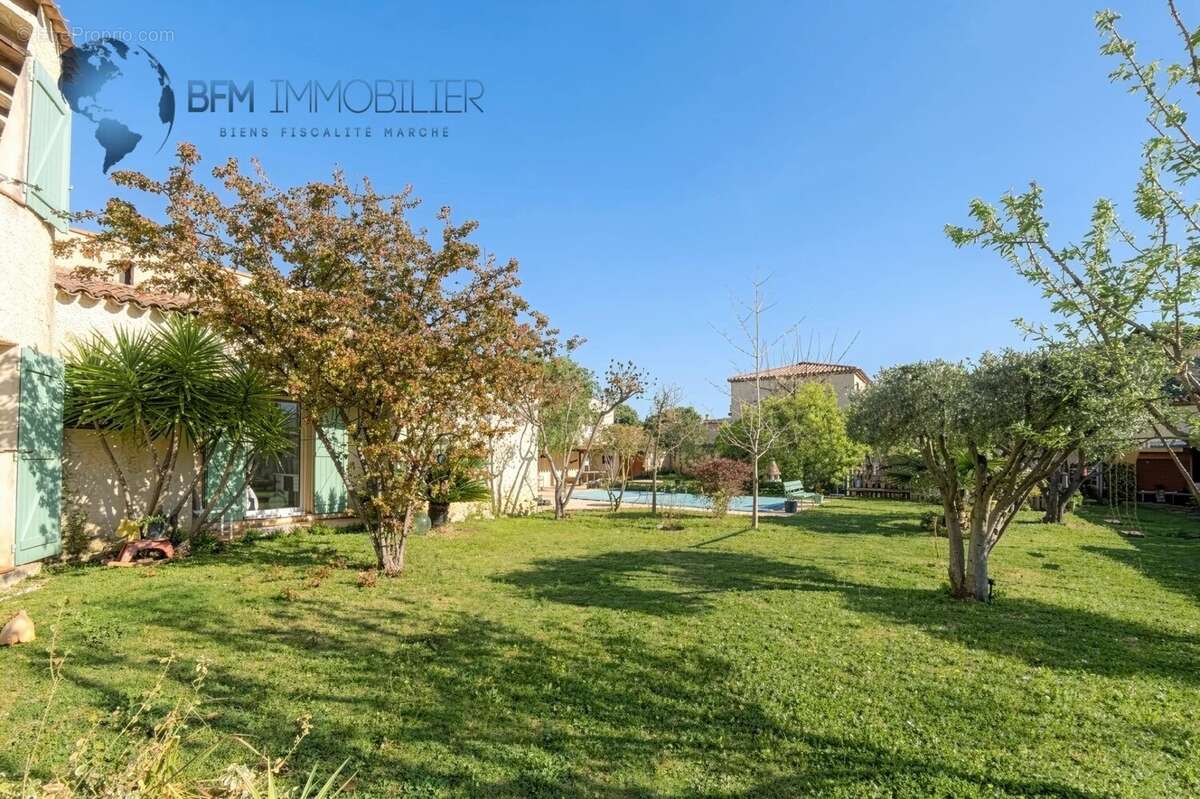 Maison à CHATEAUNEUF-LES-MARTIGUES