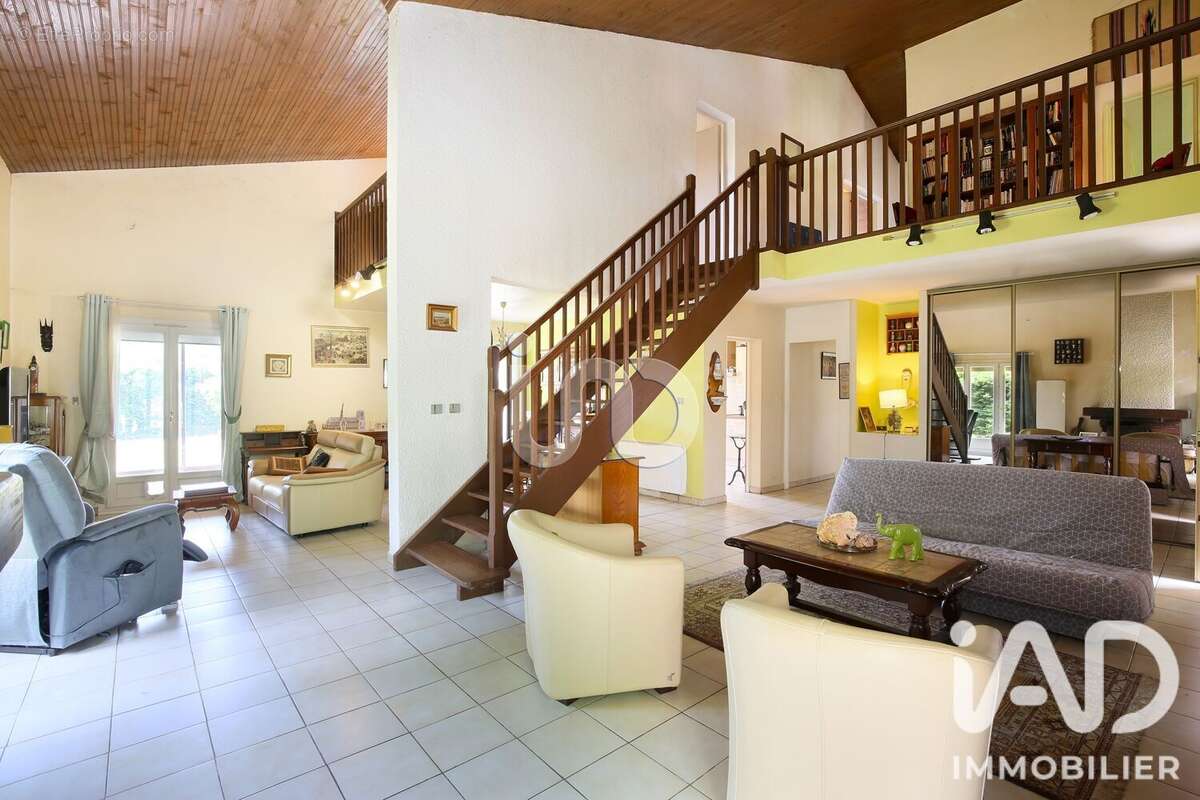 Maison 190 m² à Montberon  - photo 5