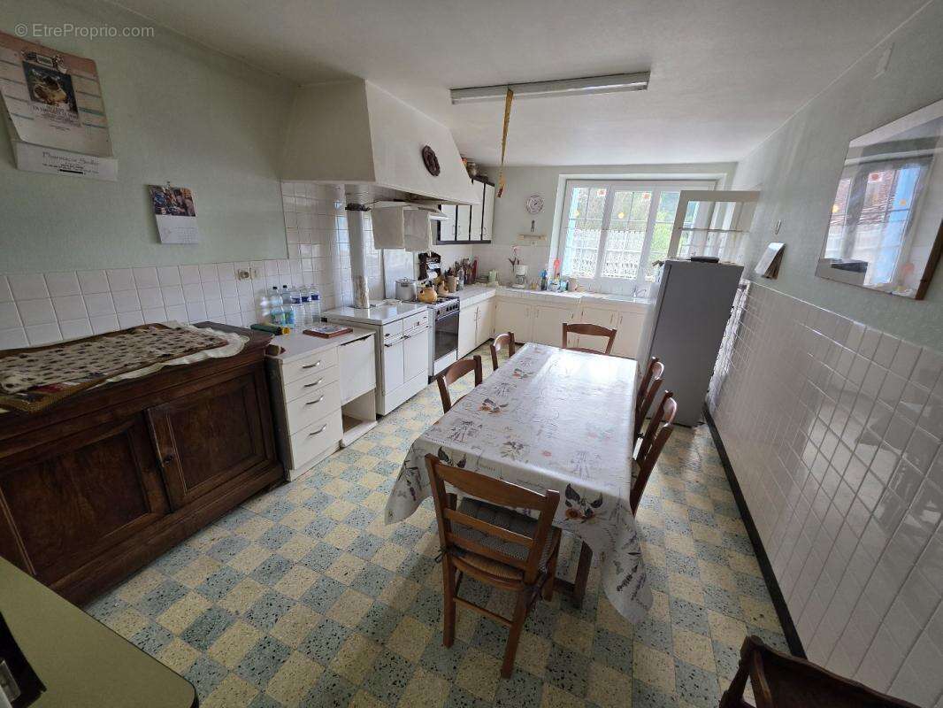 Maison à LIGNAC