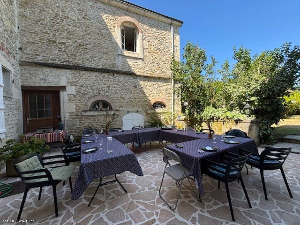 Maison à RUFFEC