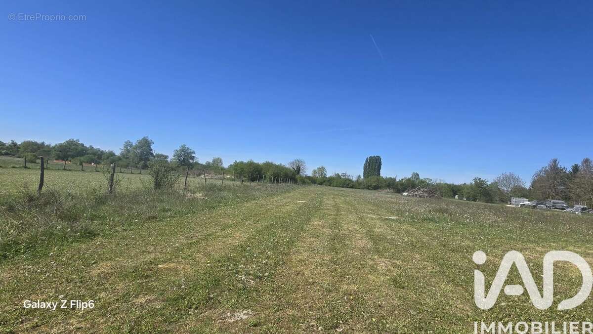 Photo 3 - Terrain à ROMILLY-SUR-SEINE