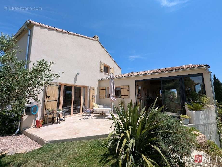 Maison à MONTOULIERS