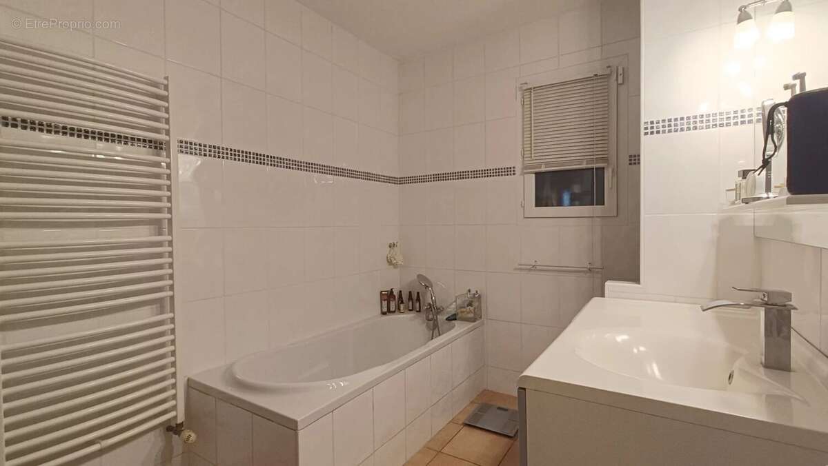 Maison à NEUVILLE-DE-POITOU