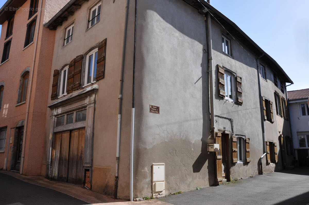Maison à REGNY