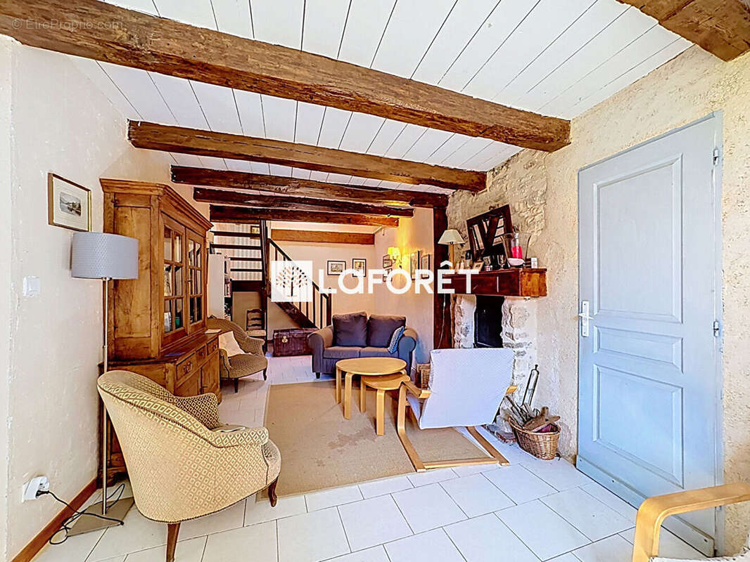 Maison à MONTFLEUR