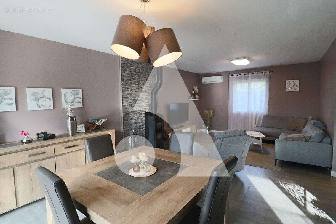 Maison à LA BOISSE