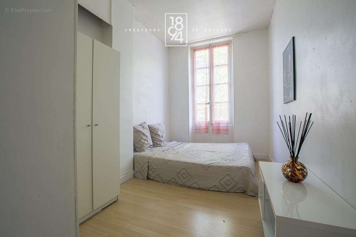 Appartement T3 à vendre Marseille Réformés(13001)  70 m²  Balcon I Calme - photo 7