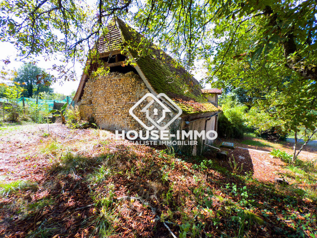 Maison à MILHAC-D&#039;AUBEROCHE