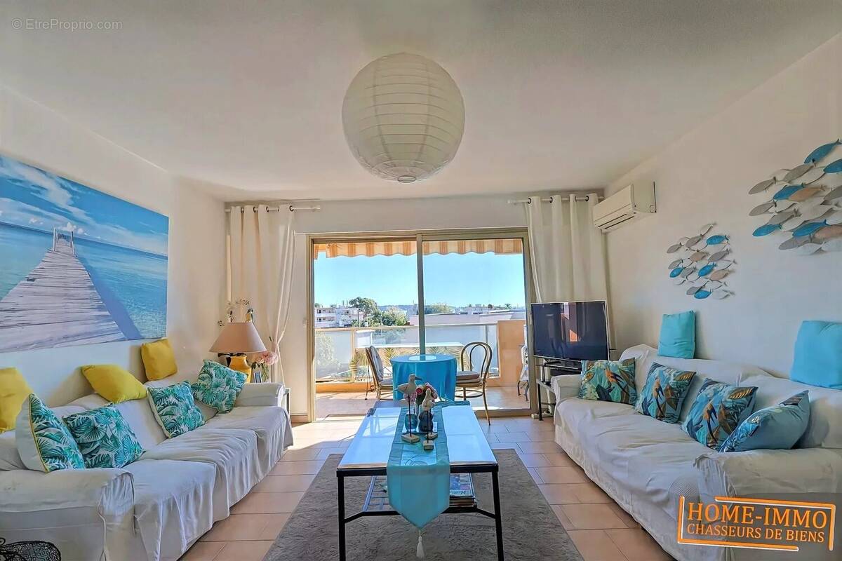 Appartement à VALLAURIS