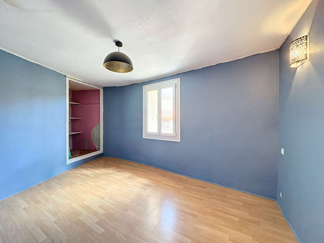 Maison à PEZILLA-LA-RIVIERE