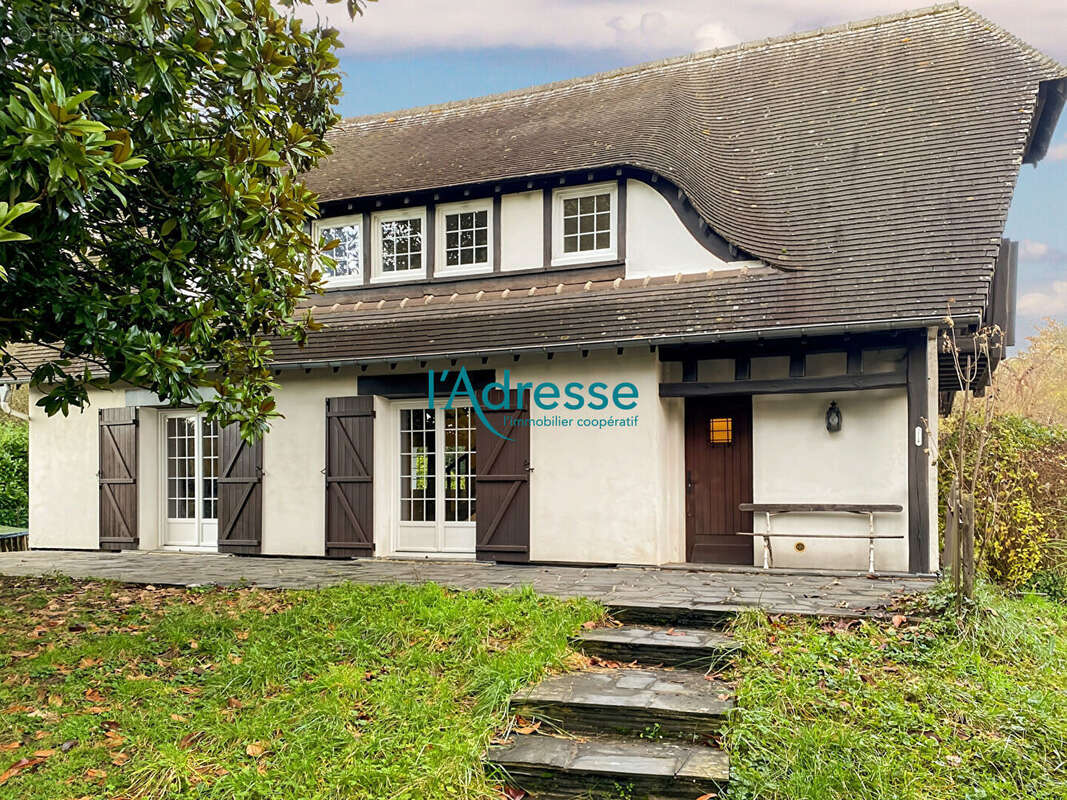 Maison à OINVILLE-SUR-MONTCIENT