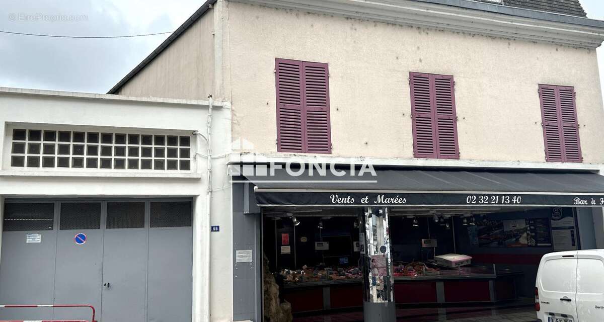 Commerce à VERNON