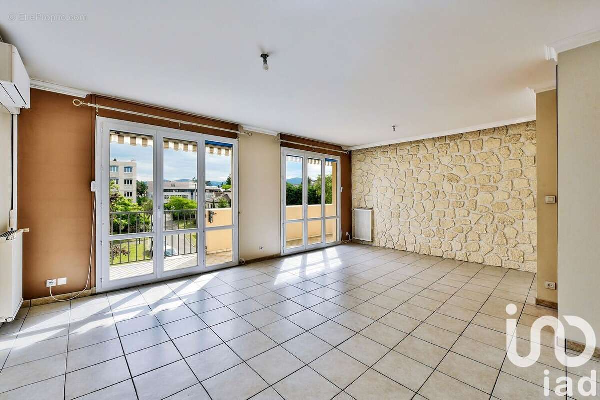 Photo 2 - Appartement à CRAPONNE