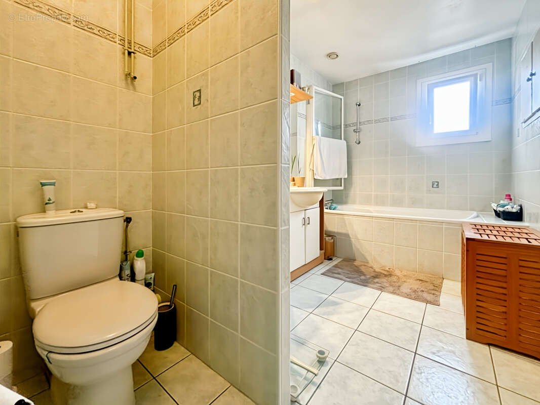 Maison à VERT-SAINT-DENIS