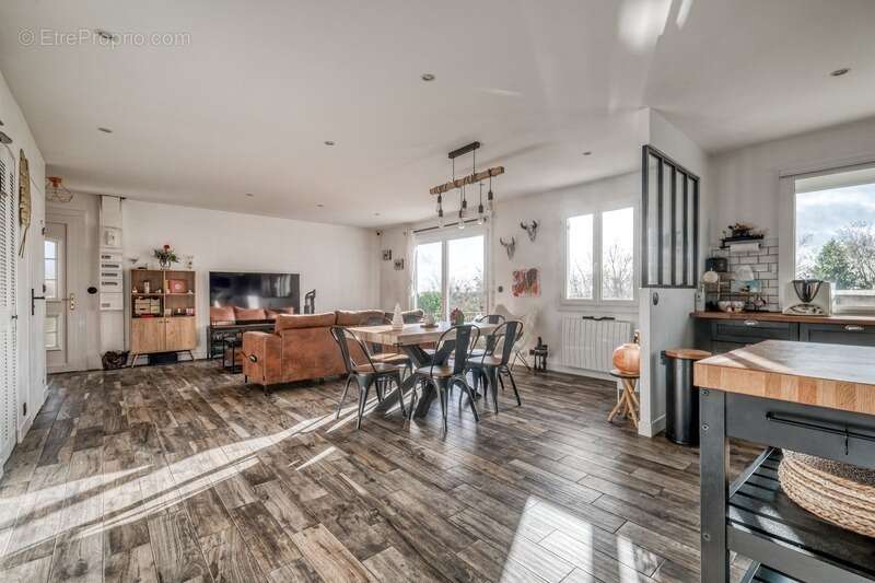 Maison à MONTGE-EN-GOELE