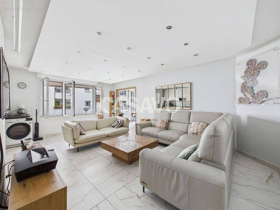 Appartement à COURBEVOIE