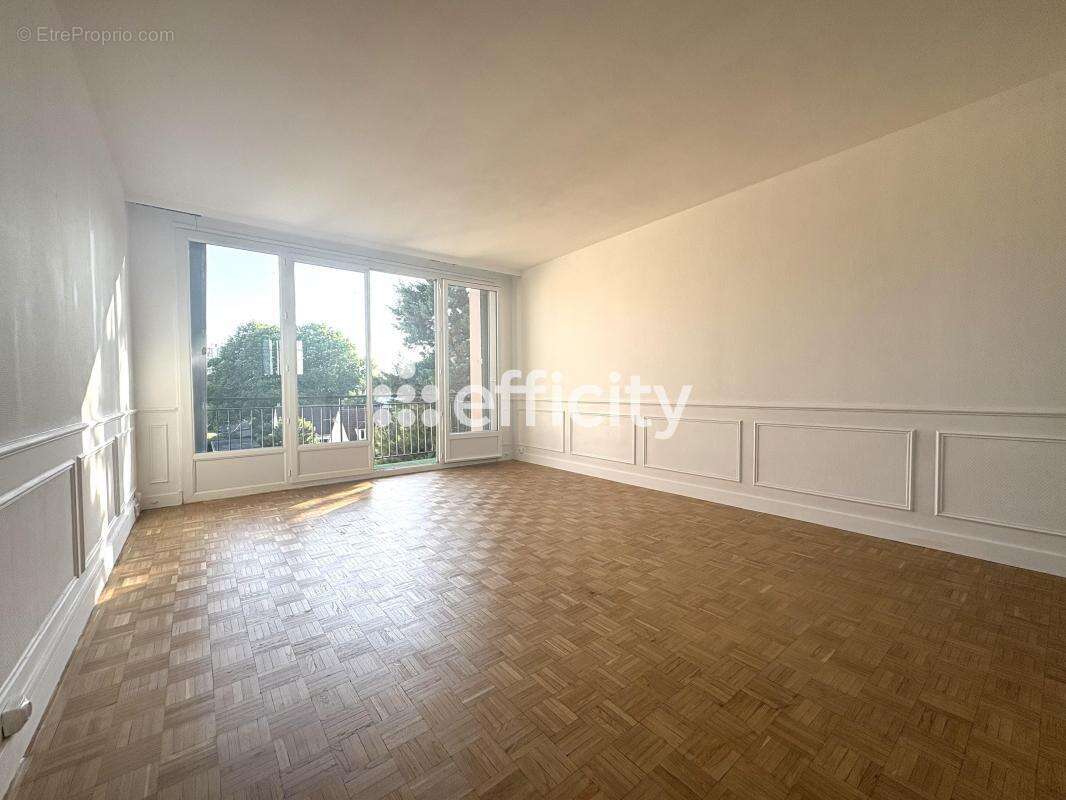 Appartement à ENGHIEN-LES-BAINS