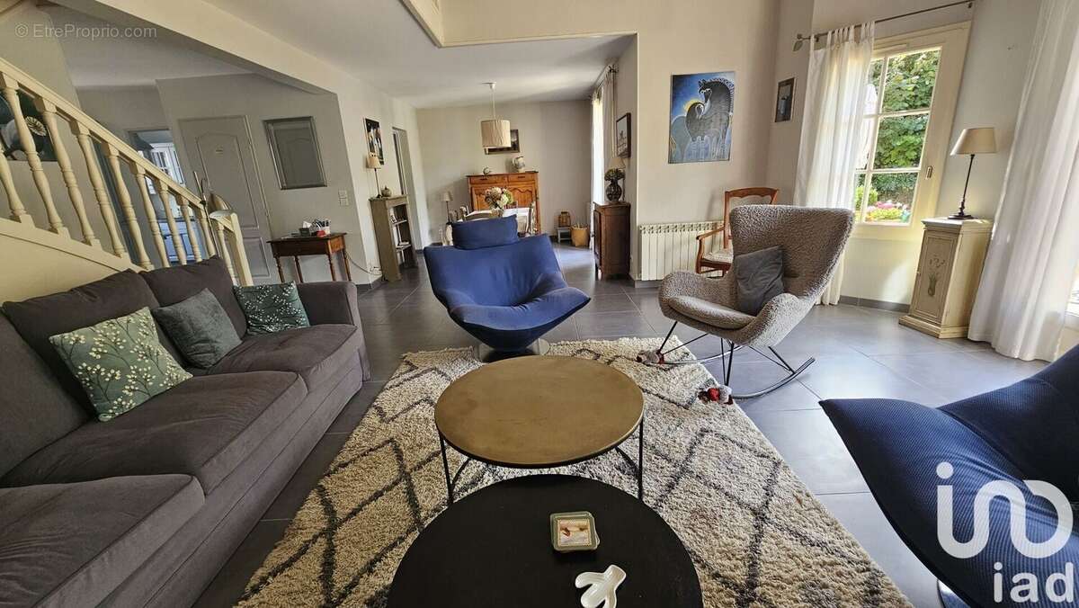 Photo 2 - Maison à MORAINVILLIERS