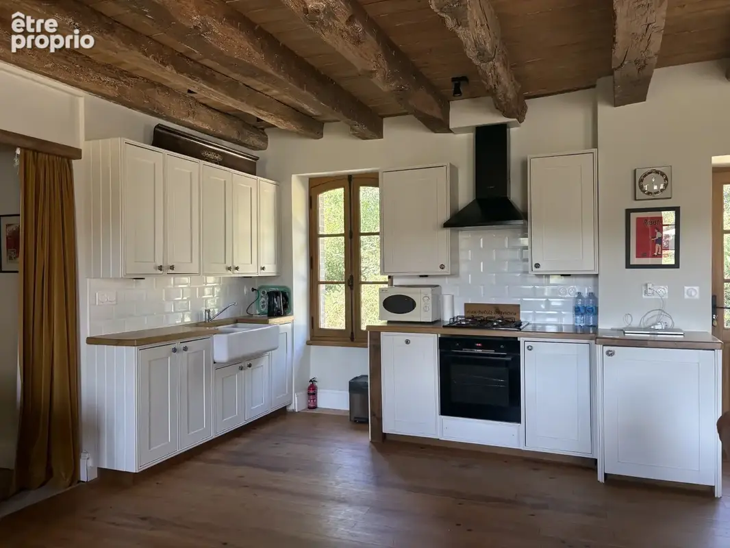 Beyssac : Fermette avec maison d'habitation, grange Auvergnate avec grand espace studio et 1,54 hectares du te - photo 5