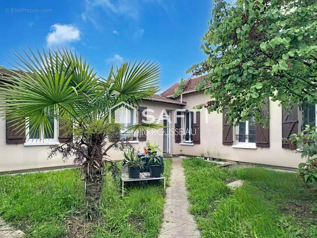 Photo 1 - Maison à SAINT-MAUR-DES-FOSSES