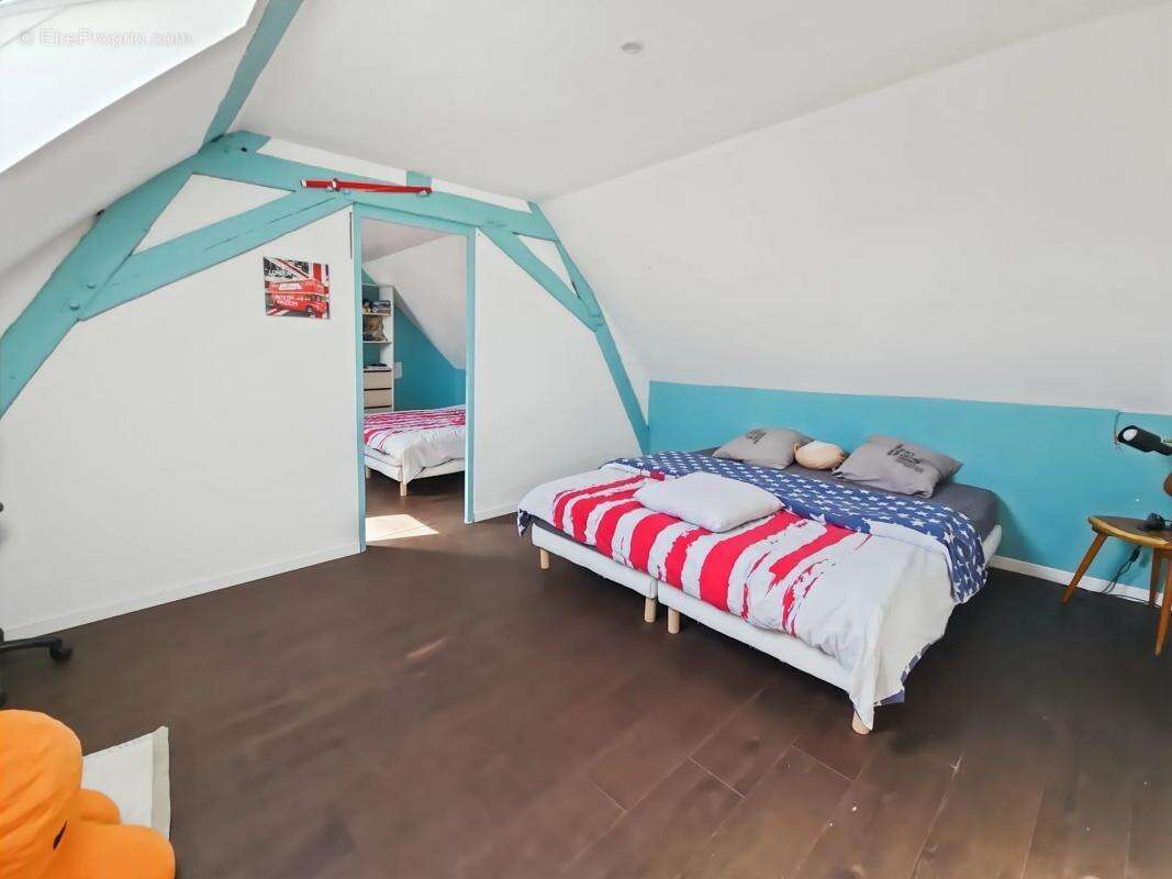 Maison à QUIEVRECHAIN