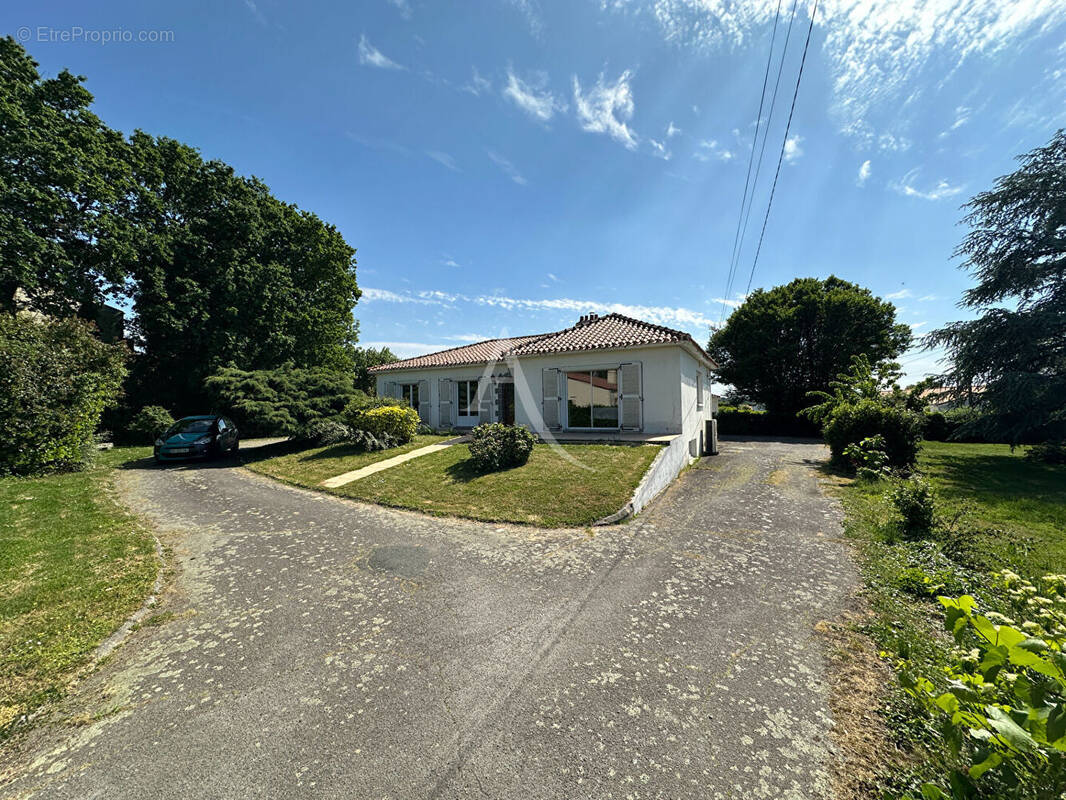 Maison à AIZENAY