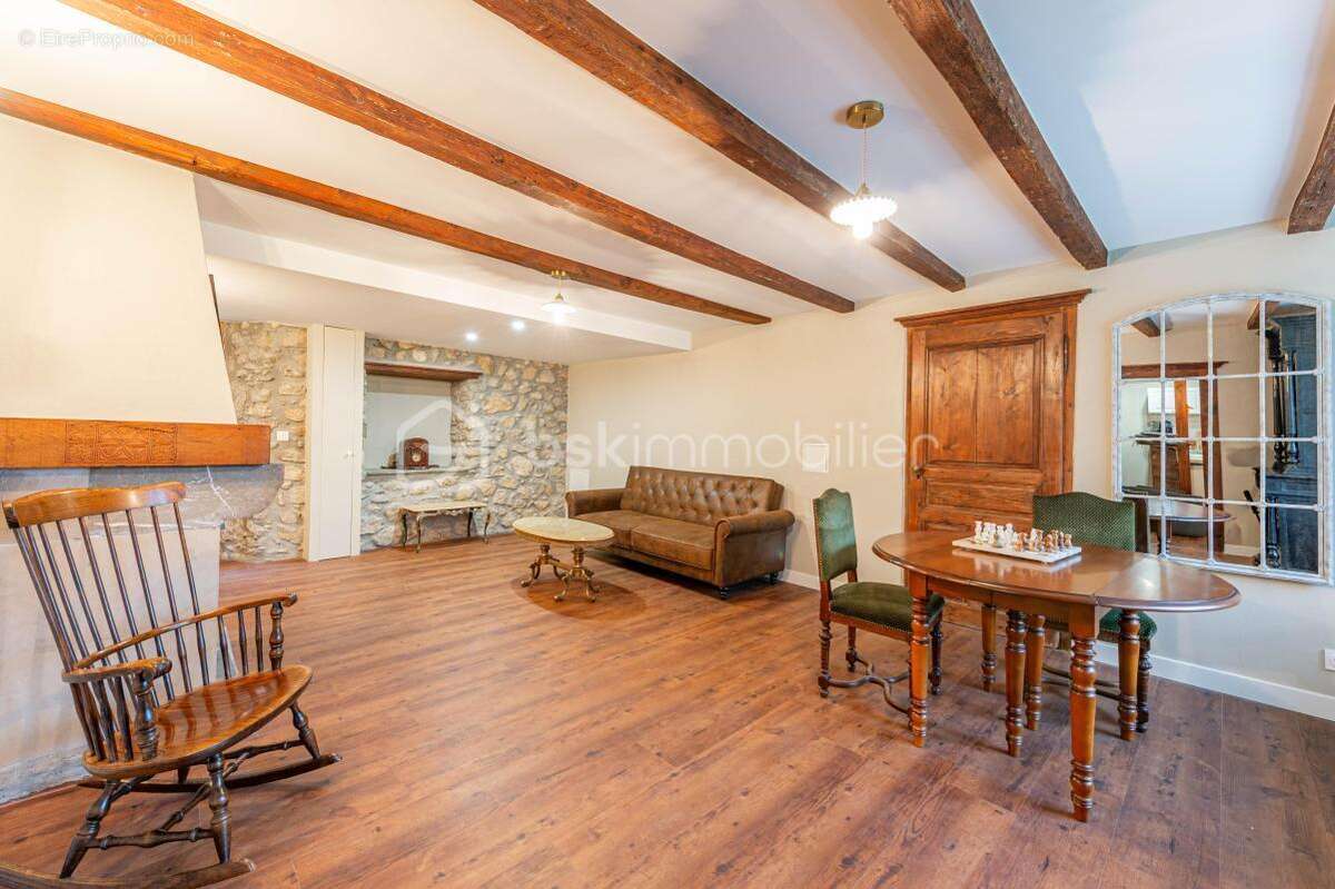 Appartement à LA ROCHE-SUR-FORON