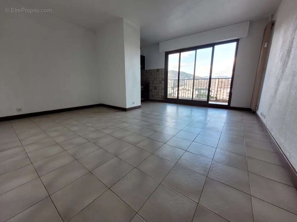 Appartement à MANDELIEU-LA-NAPOULE