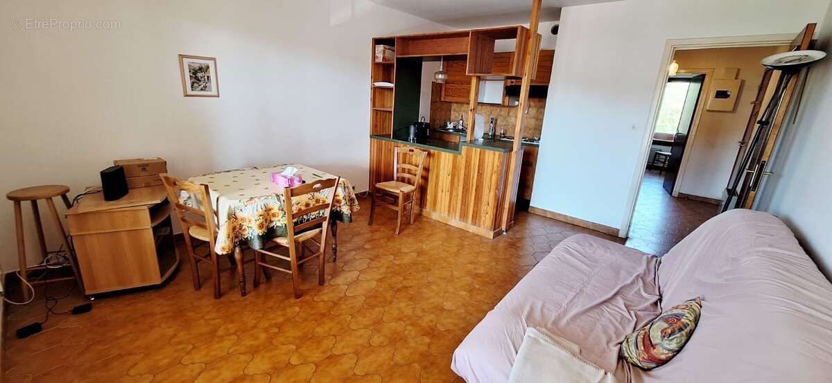 Appartement à SAINT-CYR-SUR-MER