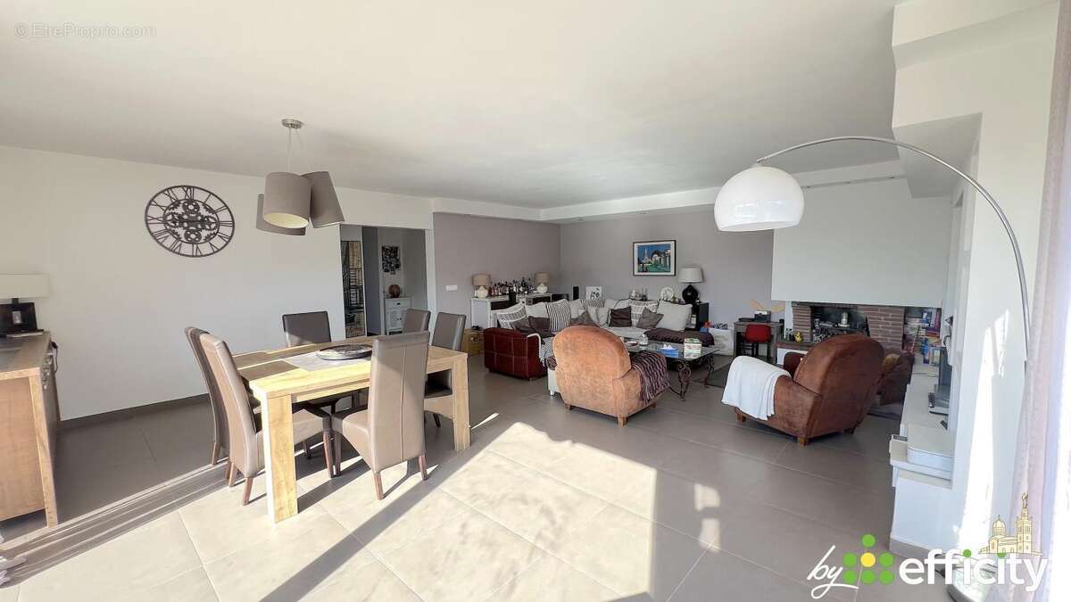 Appartement à MARSEILLE-9E