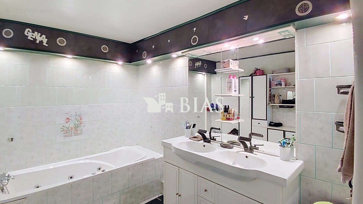 Maison 159 m² à Saint-Ouen-De-Thouberville  - photo 8