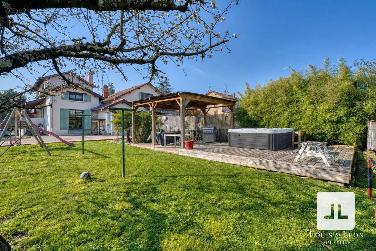 Maison à LIMAS