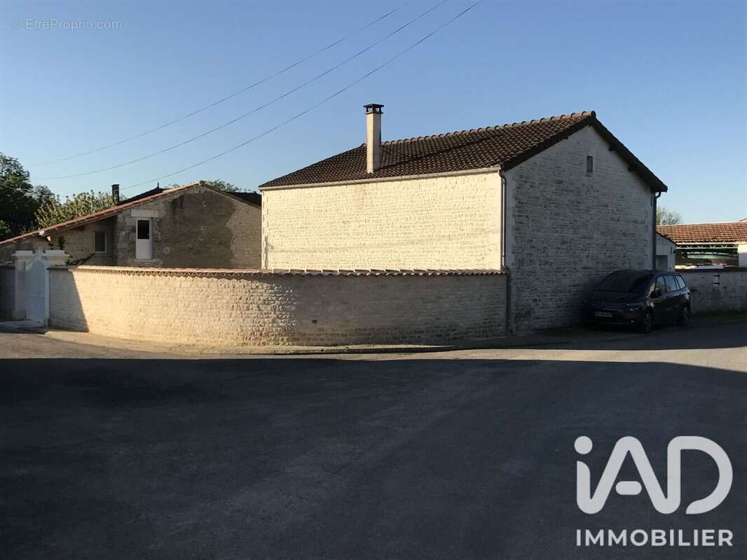Maison 107 m² à Oradour  - photo 6