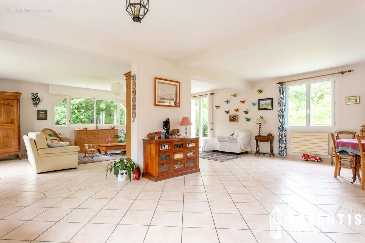 Maison à LA CHAPELLE-SUR-ERDRE