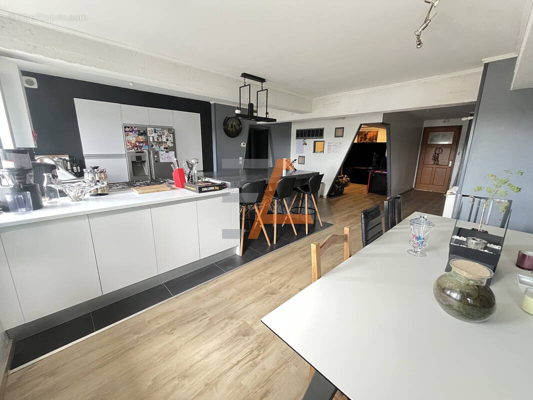Appartement à SAINT-ETIENNE