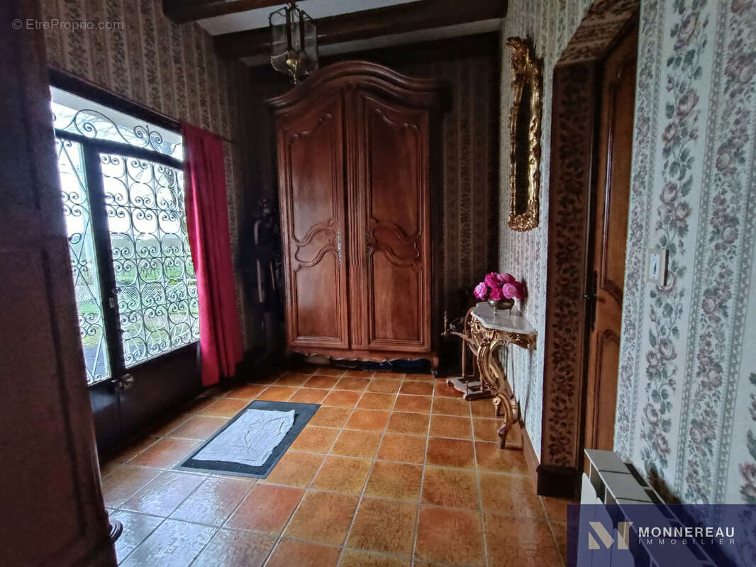 Maison à ROULLET-SAINT-ESTEPHE