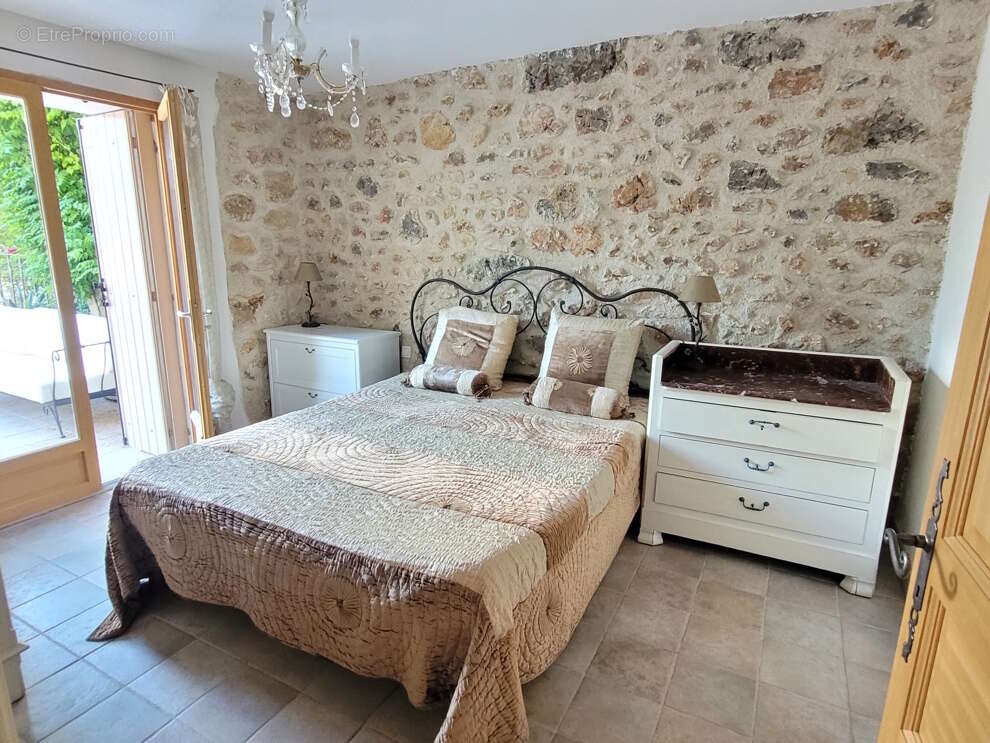 Maison à SAINT-GENIES-DE-FONTEDIT