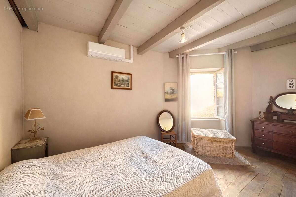 Maison à LA SALVETAT-PEYRALES