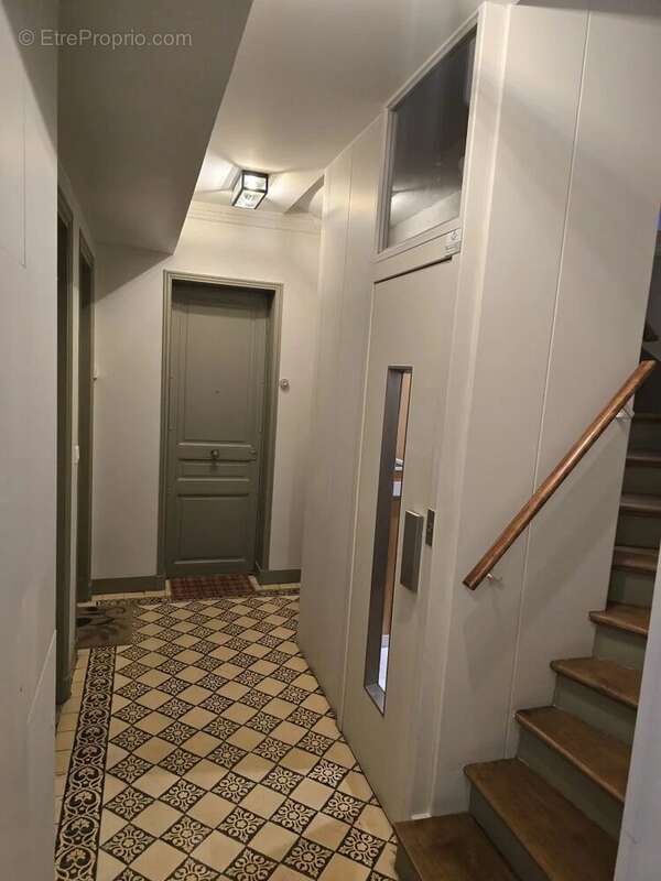 Appartement à PARIS-18E