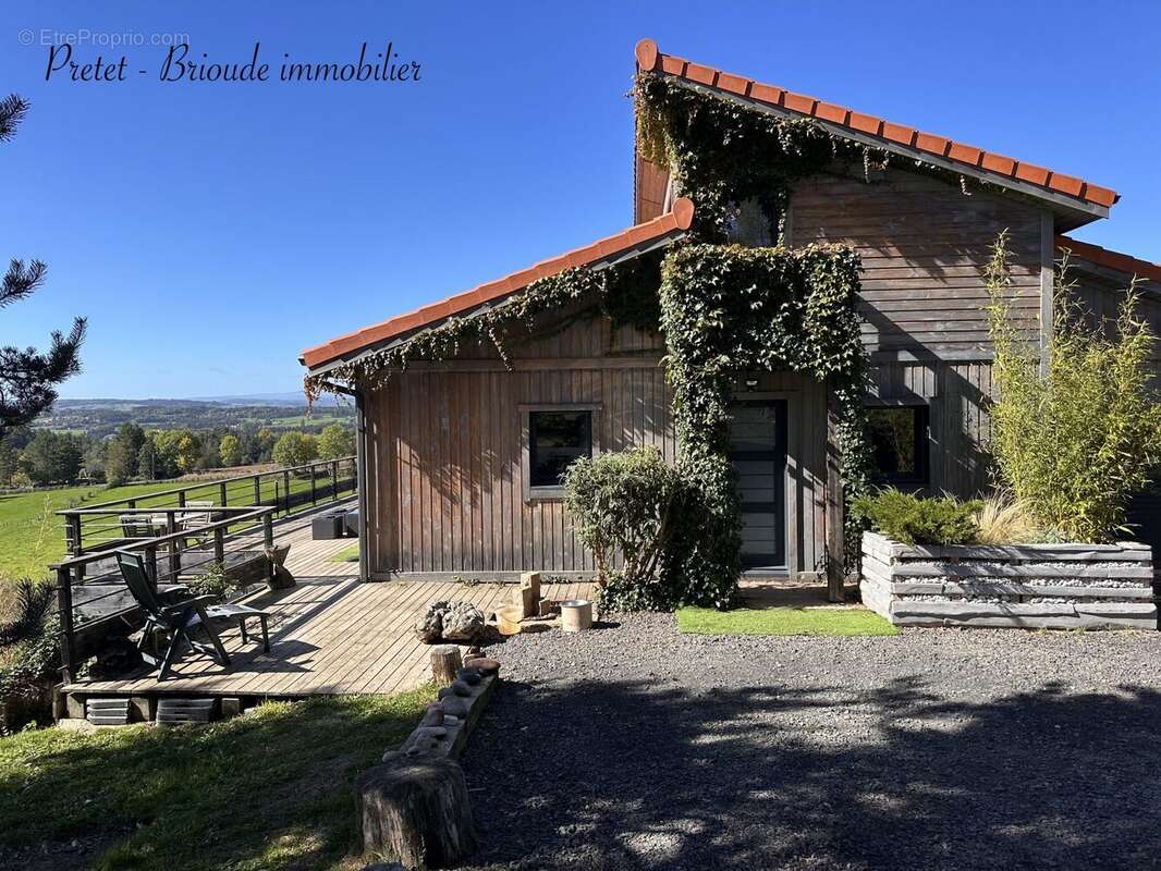 Maison à RUYNES-EN-MARGERIDE